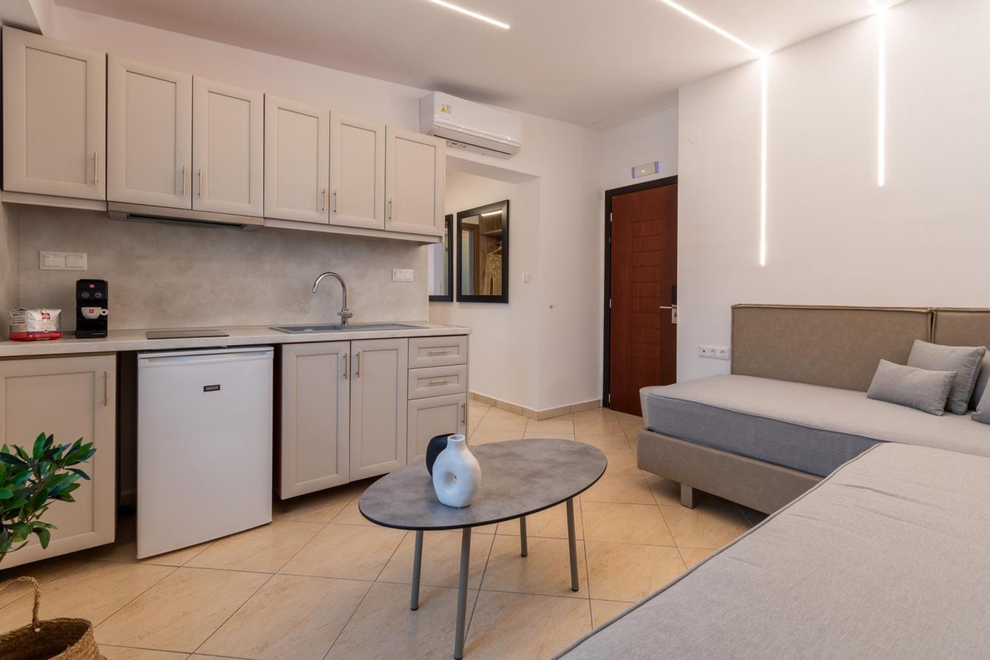 سارتي Hotel Agni On The Beach المظهر الخارجي الصورة